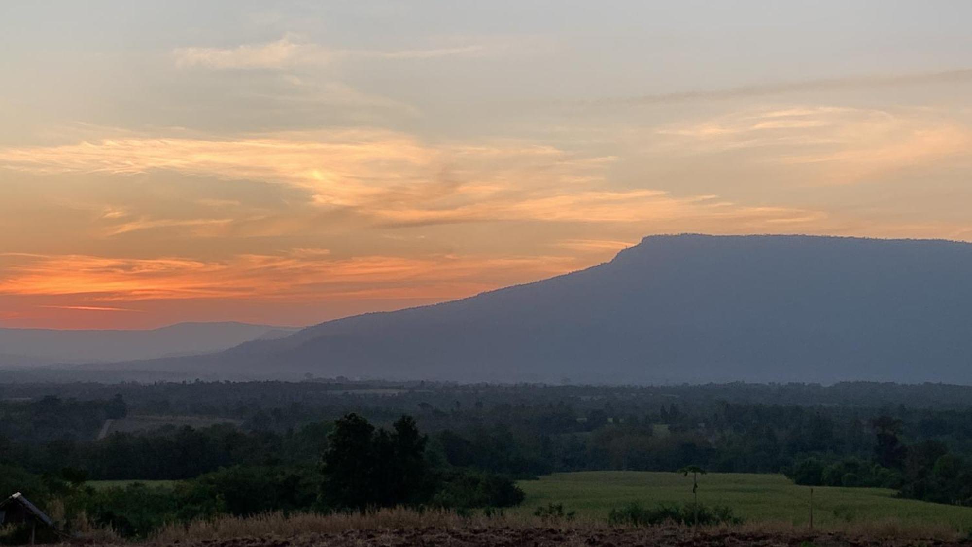 ฟาร์มแกะภูกระดึง Waraporn Valley Ban Nong Tum Esterno foto
